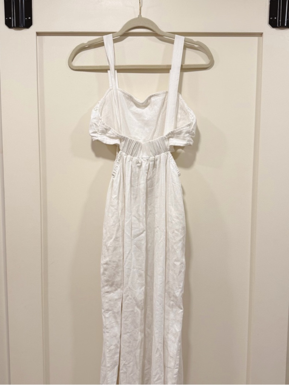 White Linen Maxi Dress with Side Cutouts - Picture 4 of 6